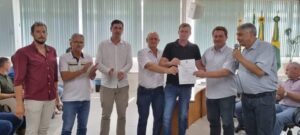 Vereadores de Estrela Velha e o Vice-Prefeito, receberam do Deputado Adolfo Brito (Progressistas), emenda parlamentar proveniente do Senador Federal Luiz Carlos Heinze