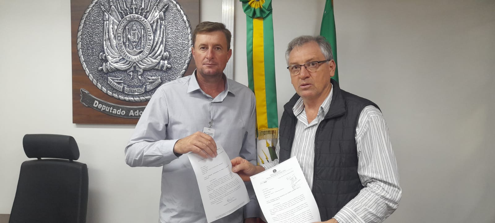 Os vereadores da Bancada Progressistas, Bancada do PDT e o Partido Progressistas de Estrela Velha protocolaram oficio no Gabinete do Deputado Estadual Adolfo Brito